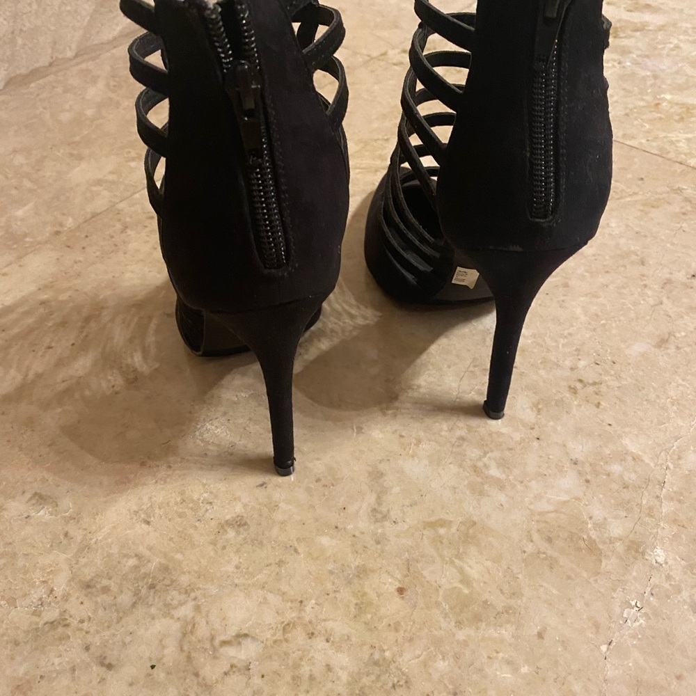 Simone Black heels-LAST ONE - Picture 3 of 9